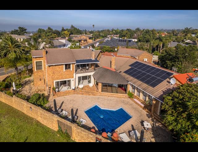7 BEDROOM FREEHOLD FOR SALE IN EVERSDAL HEIGHTS